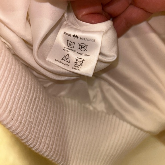 Brandy Melville White Lined Faux Fur Zip Up Cropped Coat - Picture 5 of 6